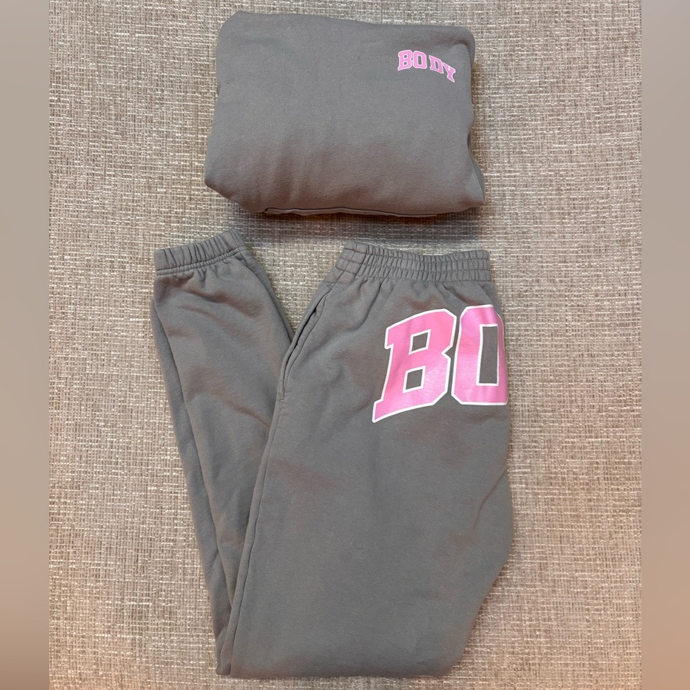 BODY BY RAVEN TRACY Light Gray & Pink Back Shot Track Suit Set Size L